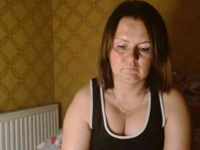 DoreenAlone webcam