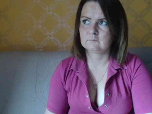 DoreenAlone webcam