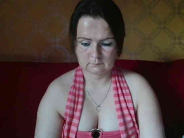 DoreenAlone webcam
