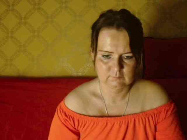 DoreenAlone webcam