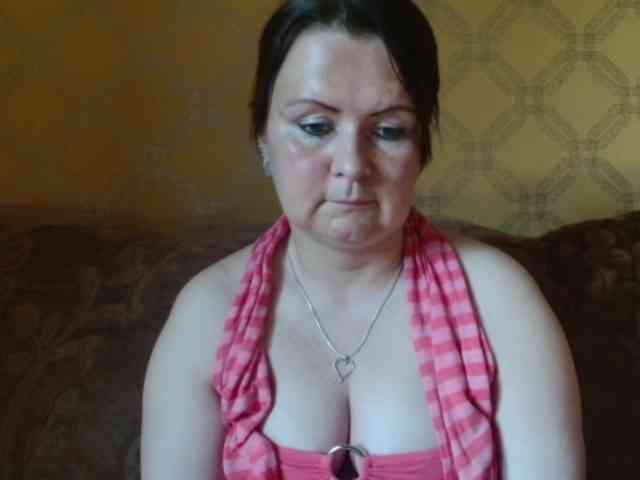 DoreenAlone webcam
