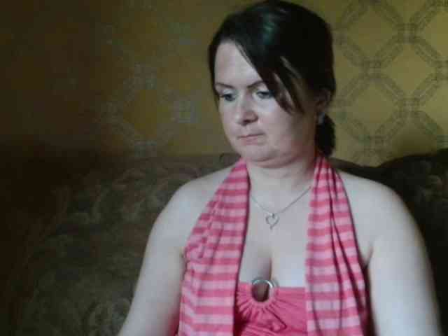 DoreenAlone webcam