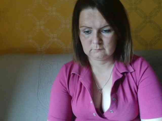 DoreenAlone webcam