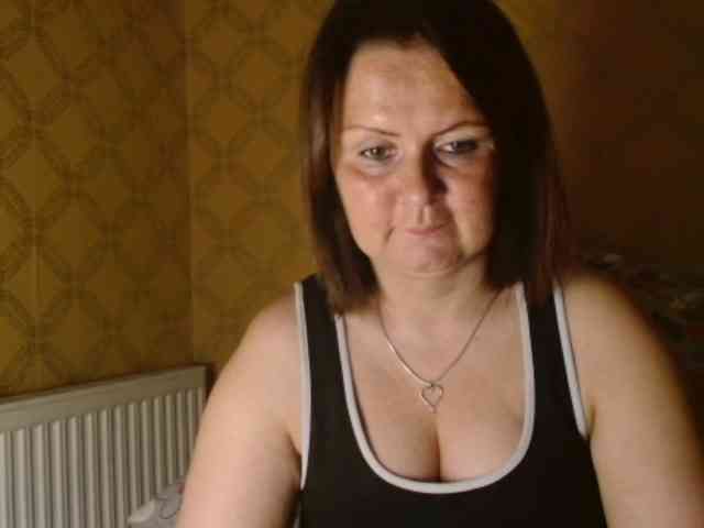 DoreenAlone webcam