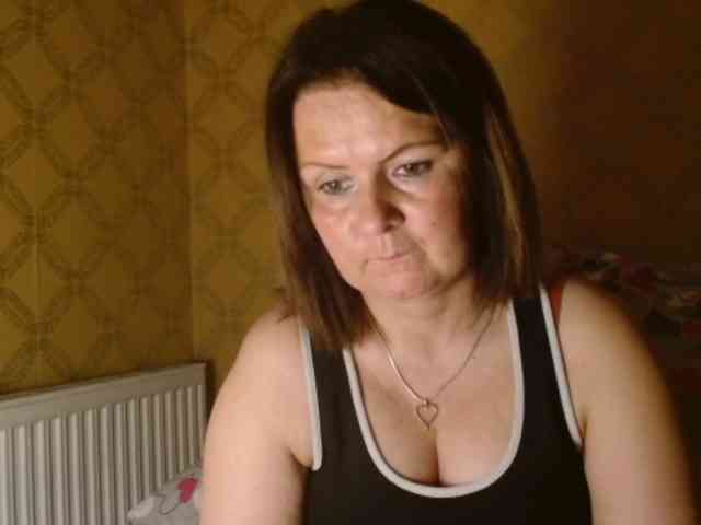DoreenAlone webcam