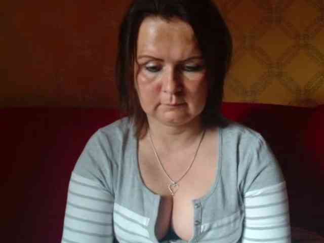 DoreenAlone webcam
