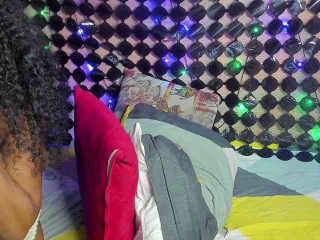 alia2424 webcam