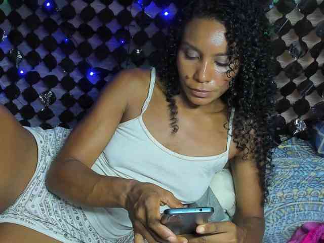 alia2424 webcam