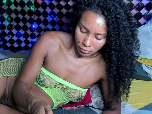 alia2424 webcam