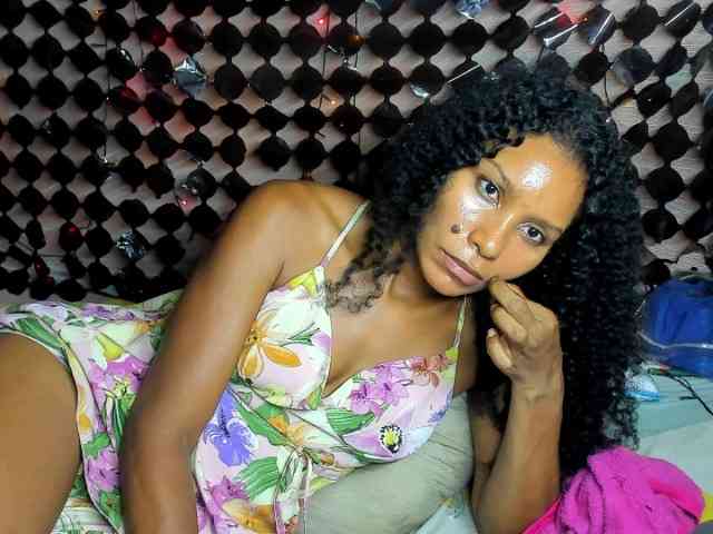 alia2424 webcam