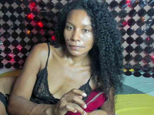 alia2424 webcam