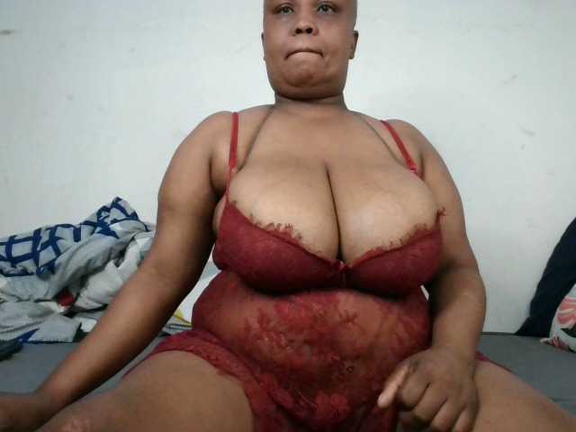 BIGTITTISXX's BongaCams show and profile