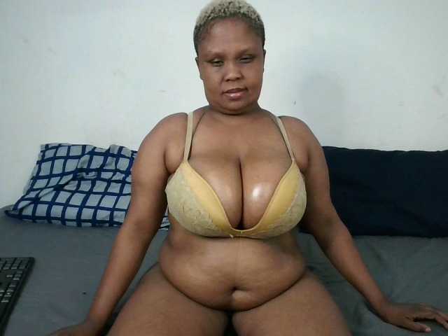 BIGTITTISXX's BongaCams show and profile