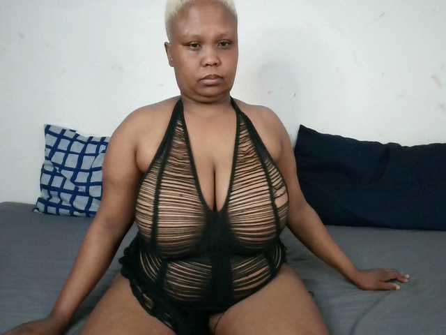 BIGTITTISXX's BongaCams show and profile