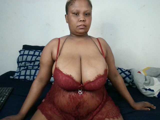 BIGTITTISXX's BongaCams show and profile