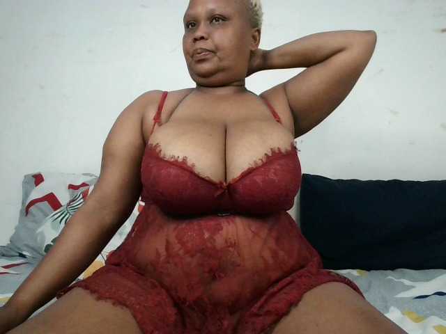 BIGTITTISXX's BongaCams show and profile