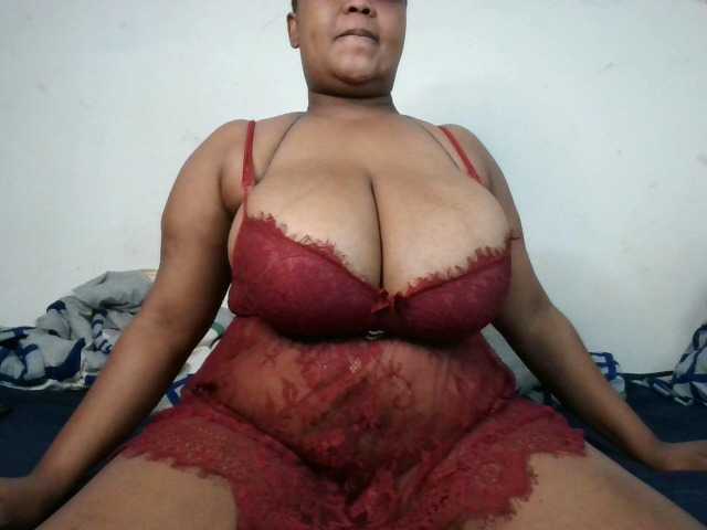 BIGTITTISXX's BongaCams show and profile