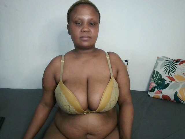  BIGTITTISXX chat room