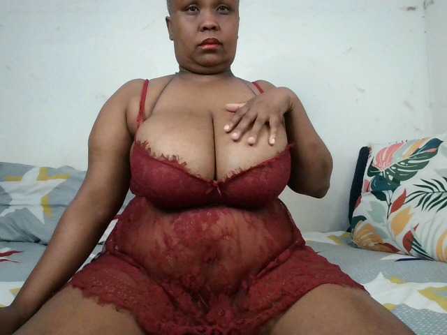 BIGTITTISXX's BongaCams show and profile