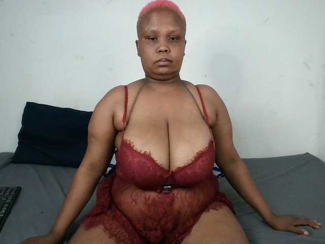 BIGTITTISXX's BongaCams show and profile