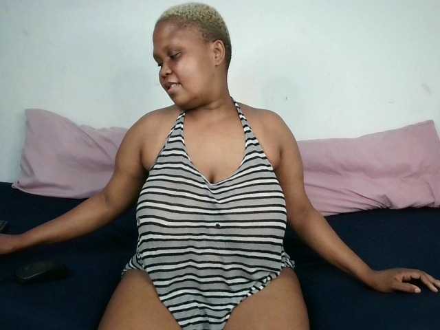 BIGTITTISXX's BongaCams show and profile