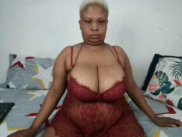 BIGTITTISXX's BongaCams show and profile