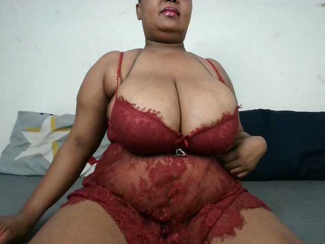 BIGTITTISXX's BongaCams show and profile