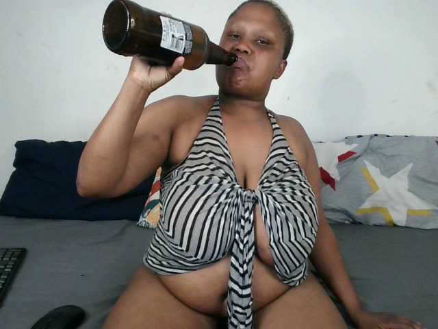 BIGTITTISXX's BongaCams show and profile