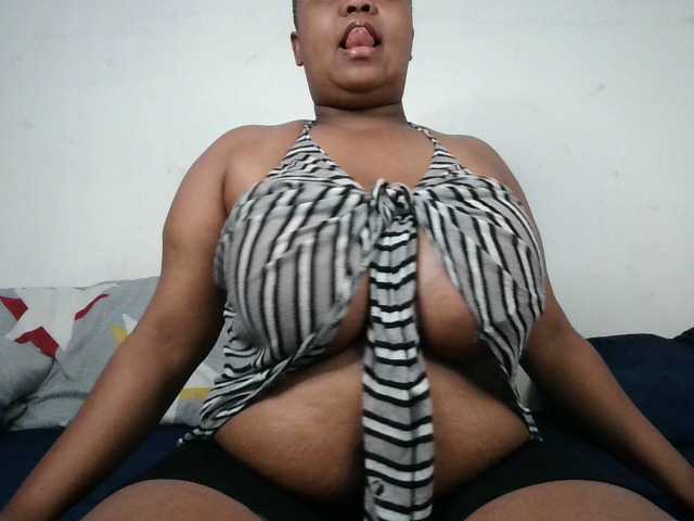 BIGTITTISXX's BongaCams show and profile