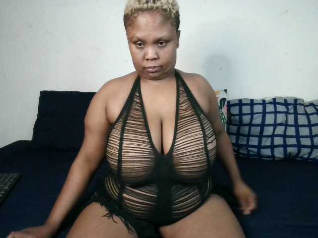 BIGTITTISXX's BongaCams show and profile