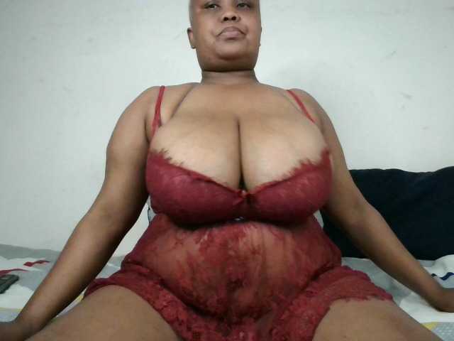 BIGTITTISXX's BongaCams show and profile