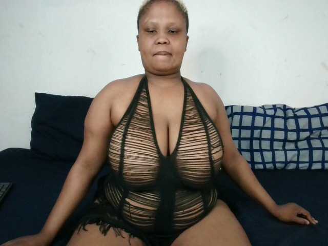 BIGTITTISXX's BongaCams show and profile