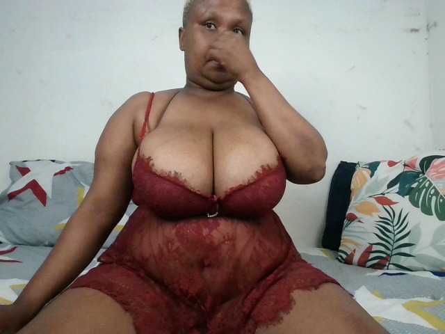 BIGTITTISXX's BongaCams show and profile