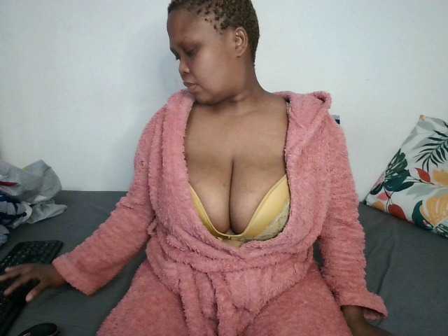  BIGTITTISXX chat room