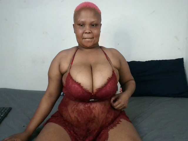 BIGTITTISXX's BongaCams show and profile