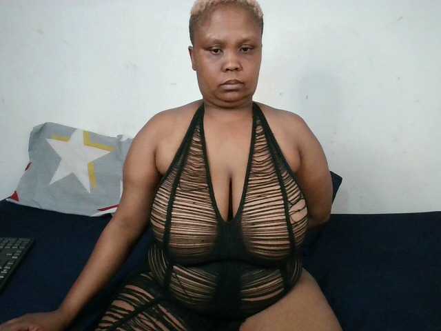 BIGTITTISXX's BongaCams show and profile