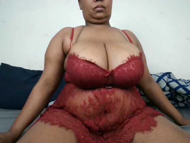 BIGTITTISXX's BongaCams show and profile