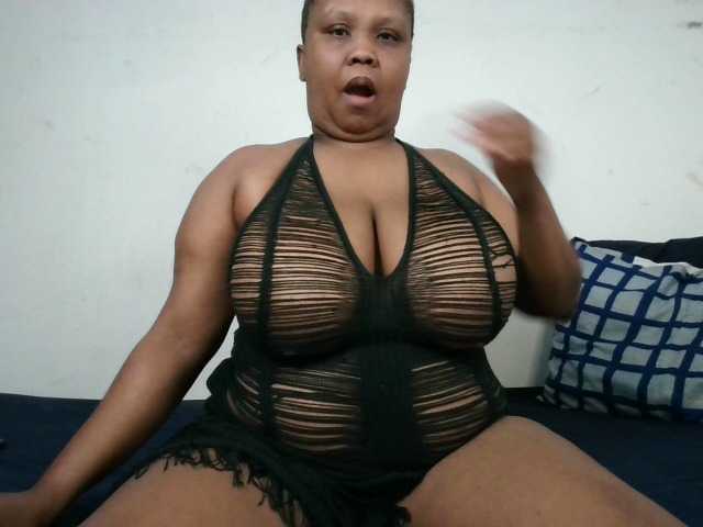 BIGTITTISXX's BongaCams show and profile