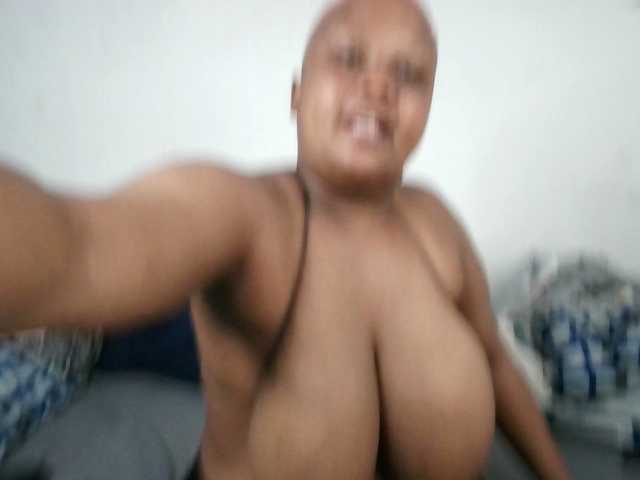 BIGTITTISXX's BongaCams show and profile