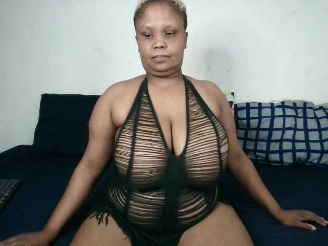 BIGTITTISXX's BongaCams show and profile