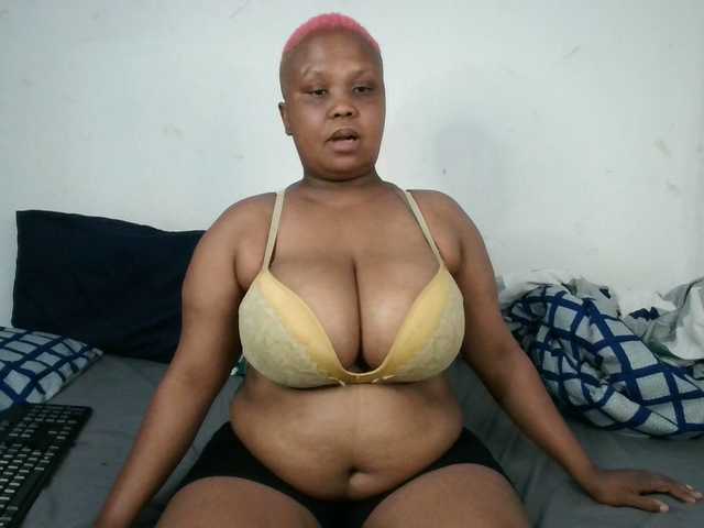 BIGTITTISXX webcam