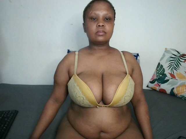  BIGTITTISXX chat room