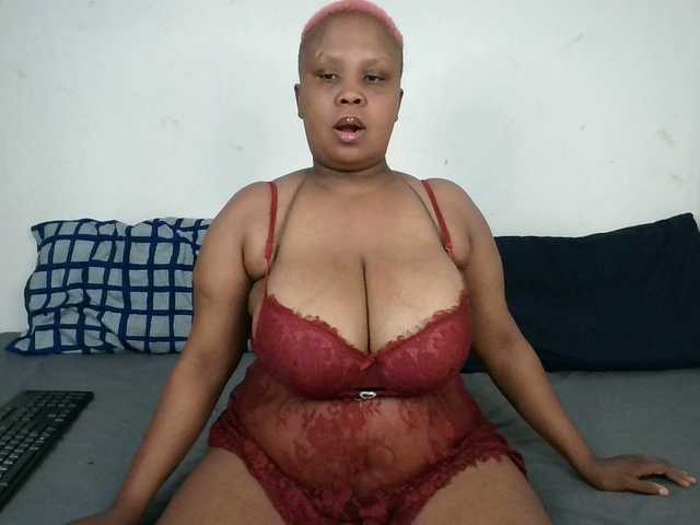 BIGTITTISXX's BongaCams show and profile