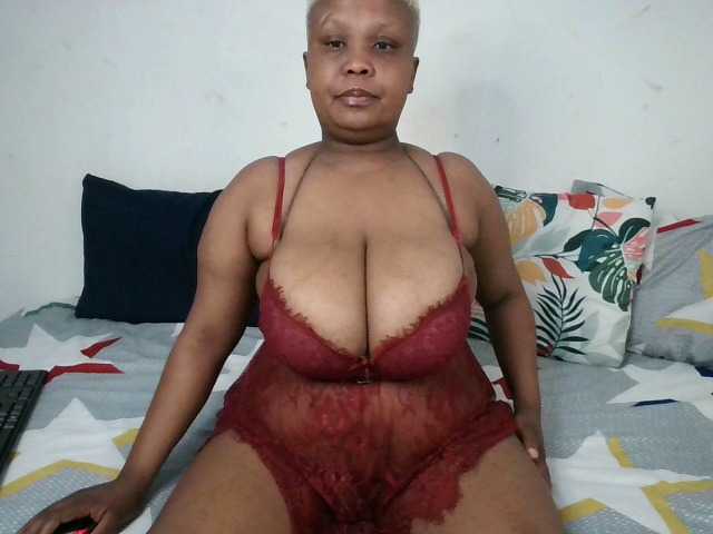 BIGTITTISXX's BongaCams show and profile