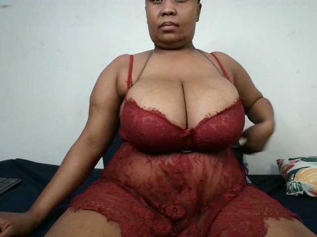 BIGTITTISXX live cam profile