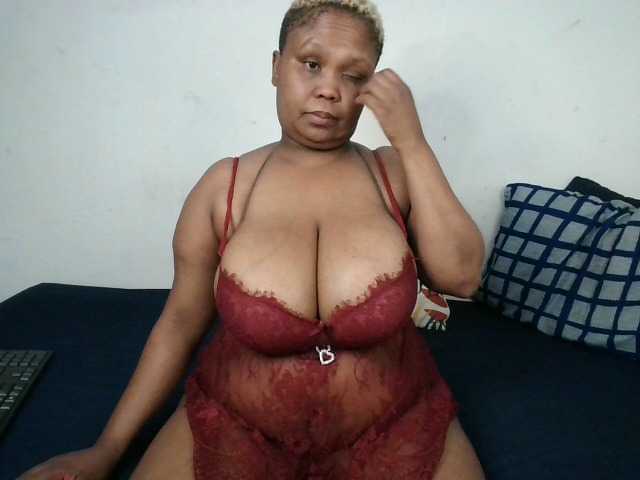 BIGTITTISXX's BongaCams show and profile