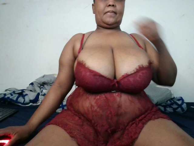 BIGTITTISXX's BongaCams show and profile