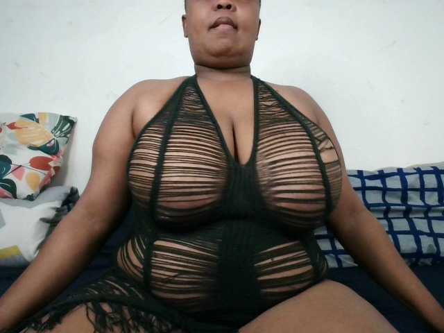 BIGTITTISXX's BongaCams show and profile