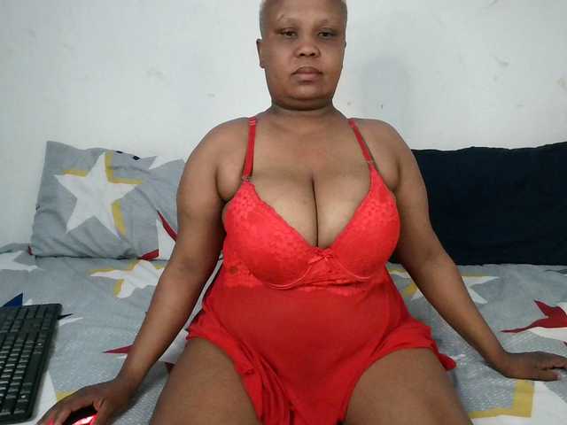 BIGTITTISXX's BongaCams show and profile