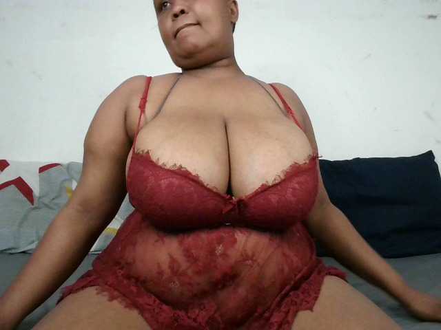 BIGTITTISXX's BongaCams show and profile